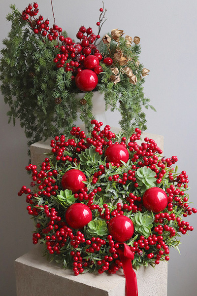 Winter Ferrari Karmin, świąteczny wianek dekoracyjny