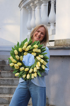 OD RĘKI Witaj Wiosno Tulipaneo, żółty wianek z tulipanów, śr.46cm 