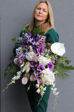 Fioleti, bukiet nagrobny we wkładzie, dł.62cm 