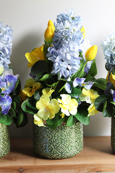 Wiosna w Pełni Porto, kompozycja kwiatowa w naczyniu