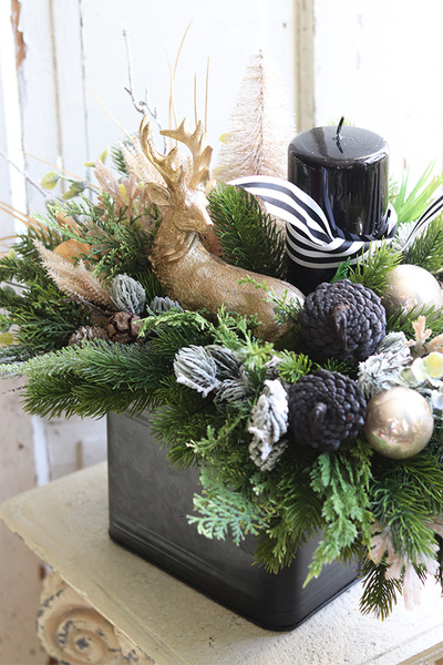 Industrial Elegance, świąteczny stroik w metalowej osłonce