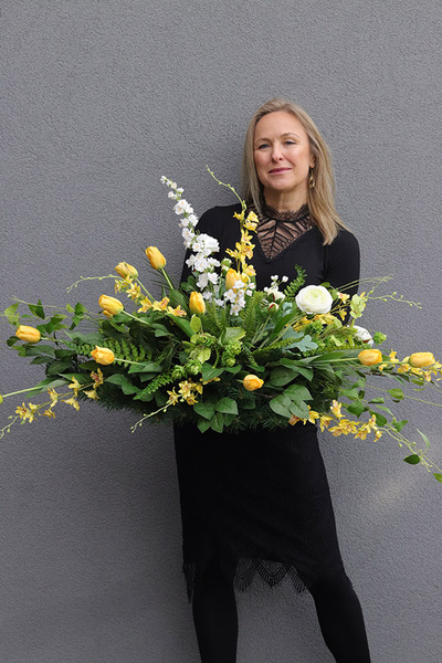 Amirata, wiosenna wiązanka nagrobna, dł.100cm 