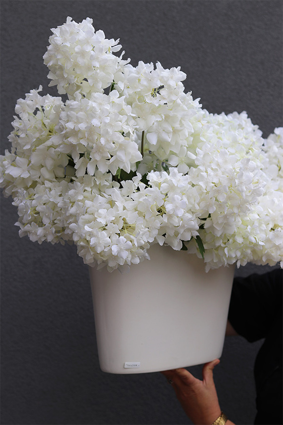 Biała Hortensja, kompozycja kwiatowa z białych kwiatów