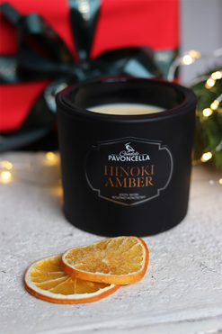 Hinoki Amber, sojowo-kokosowa świeca zapachowa w szkle, czarna, 170g