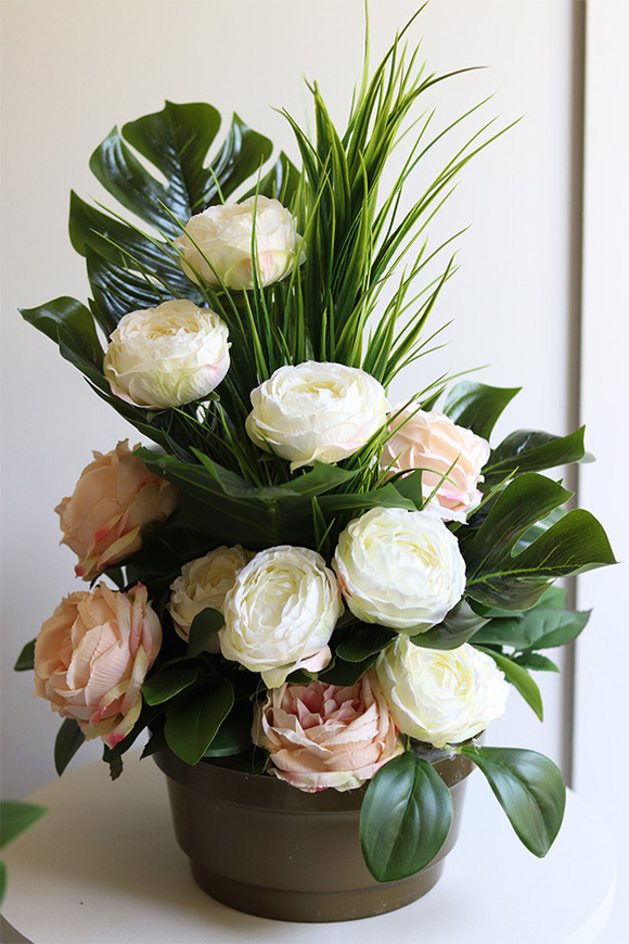 Róża Pustyni, kompozycja nagrobna w misie