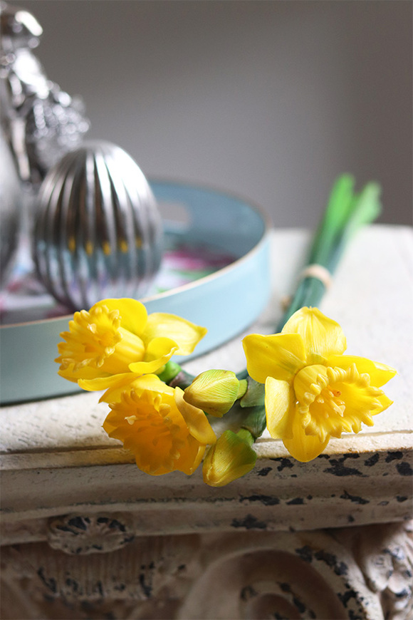 bukiet silikonowych wiosennych żonkili