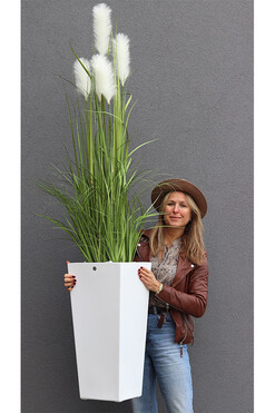 Delano, kompozycja w białej donicy z trawami, wym.196cm