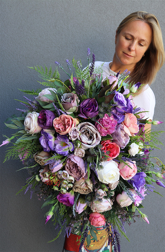 Loritta Violet, fioletowa wiązanka nagrobna, dł.75cm