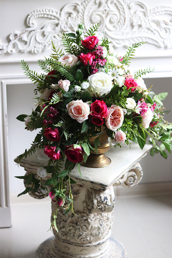 Luita Amarant, kompozycja kwiatowa w pucharze