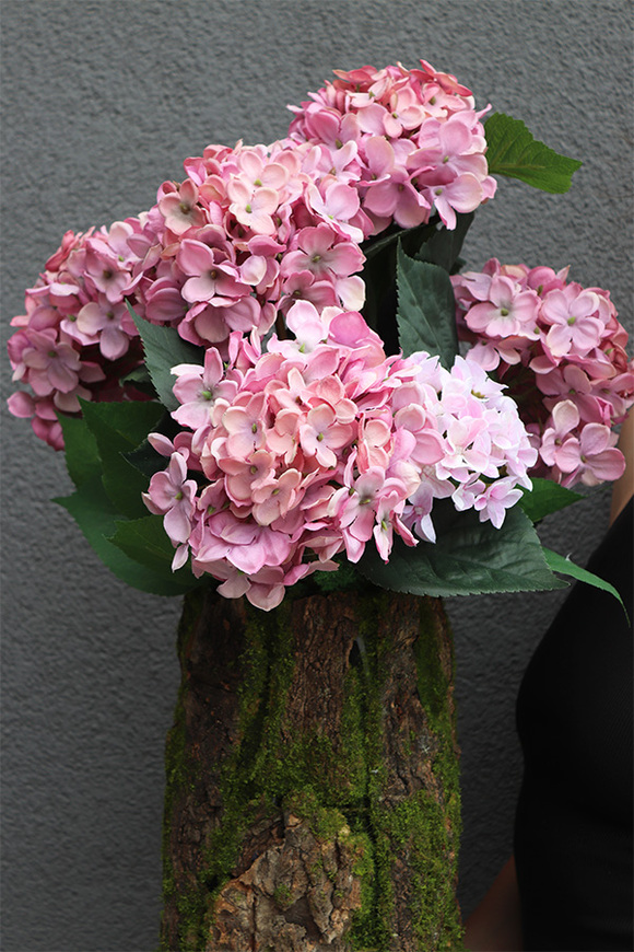Pink Hortensja w Mchu 3, kompozycja kwiatowa w pniu