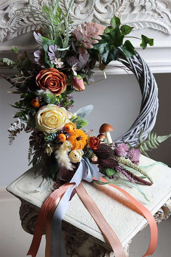 Mushroom, jesienny asymetryczny wianek z dynią