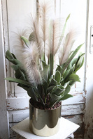 Nostera Figaro, kompozycja roślinna w złotej donicy, wys.90cm