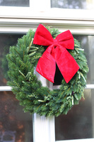 Natural Christmas Velvet, iglasty wianek z kokardą