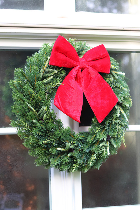 Natural Christmas Velvet, iglasty wianek z kokardą