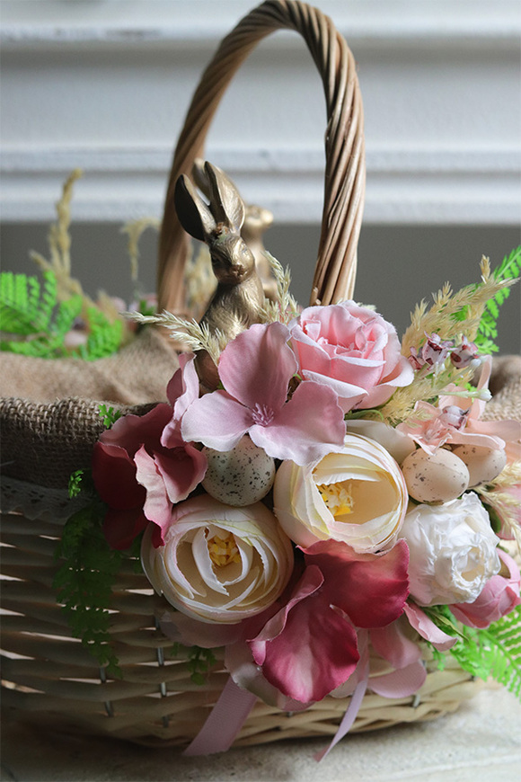 Velia Belladonna, dwustronnie dekorowany koszyczek wielkanocny