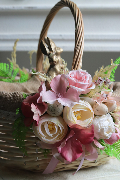 Velia Belladonna, dwustronnie dekorowany koszyczek wielkanocny