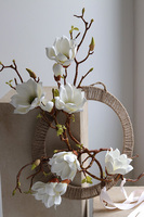 Artism Magnolia, wiosenny wianek z baziami