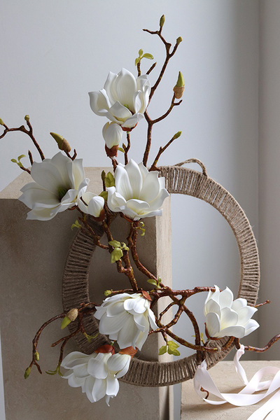 Artism Magnolia, wiosenny wianek z baziami