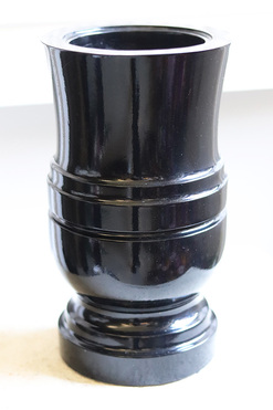 OD RĘKI Czerń Żałobna E, ciężki flakon nagrobny, wys.28cm 