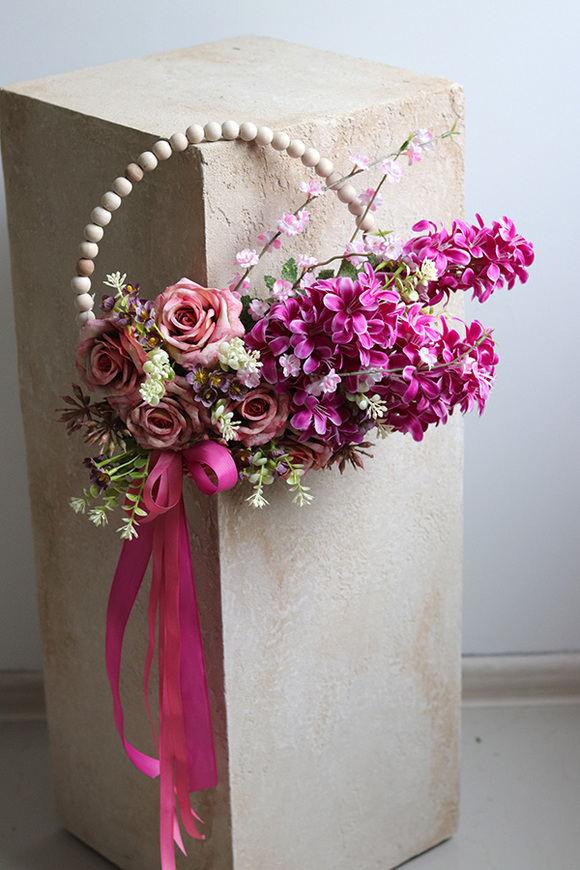 Subtelle Korallo, wiosenny wianek na obręczy