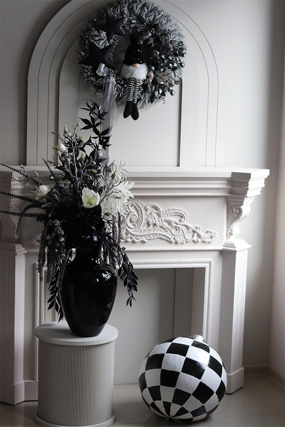 Winter Ball, figurka bombka ceramiczna