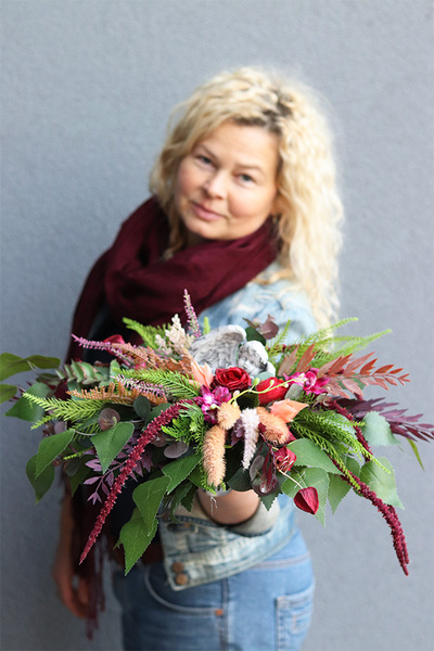 Benjamin, dekoracja nagrobna z aniołem na plastrze drewna