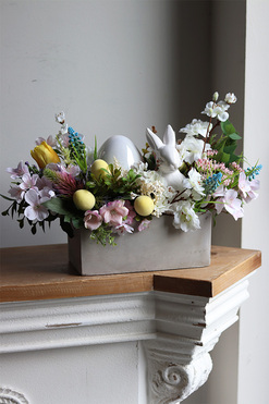 Easter Egg Concrete 3, stroik wielkanocny z zajączkiem, wym.32x40cm