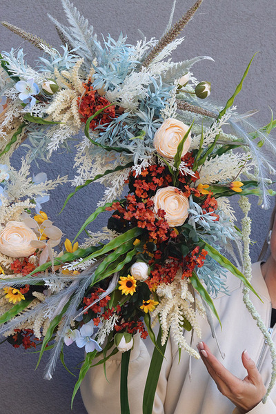 Saullen, kwiatowy wianek na drzwi