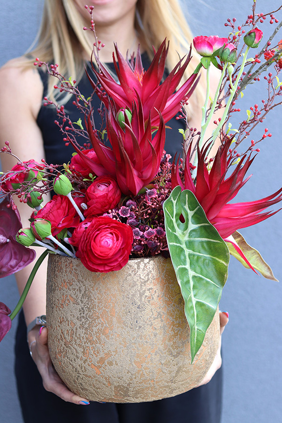 Bordona A, nowoczesna kompozycja kwiatowa, wym.56x58x32cm