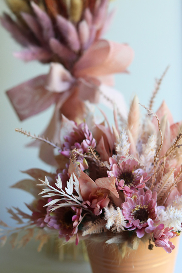 Boho Peach, dekoracja kwiatowa z kłosami