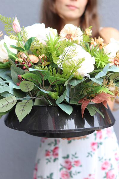 Beige Close, kompozycja nagrobna w naczyniu