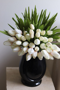 Tulippo, bukiet nagrobny z tulipanami we wkładzie, dł.30cm