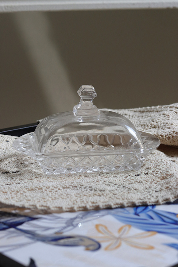 Karo, szklana maselnica