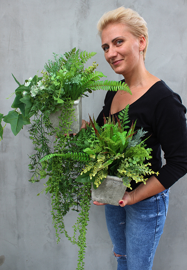 kompozycja w betonowej donicy z sukulentami Baleo, wys.34cm