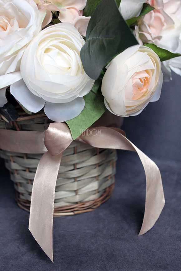 bogaty kosz z kwiatami Romance ecru wys.27cm 