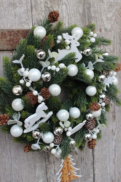 dekoracyjny świąteczny wianek / stroik Zimowa Kolekcja, wym.28cm