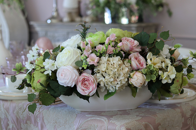 bardzo elegancka kompozycja kwiatowa Laos Illana, wys.30cm, dł.70cm