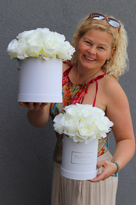 Biała Nadzieja, biały flowerbox, wys.24cm