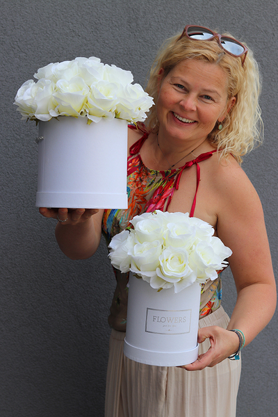 Biała Nadzieja, biały flowerbox, wys.24cm