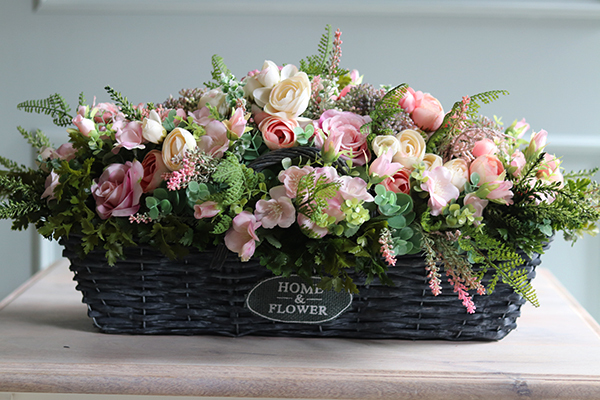 bogaty kosz z różowymi kwiatami, Rosuna,wym.30x62cm 