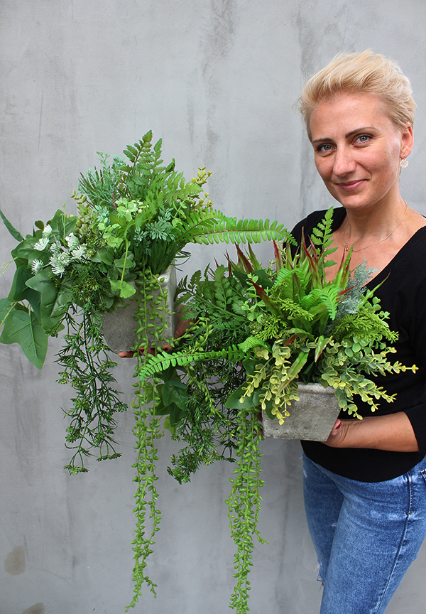 kompozycja w betonowej donicy z sukulentami Baleo, wys.34cm