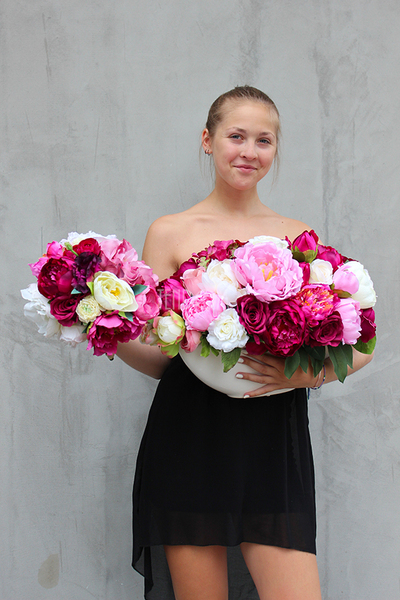 Pani Walewska kompozycja kwiatowa, wys.34cm, szer.50cm