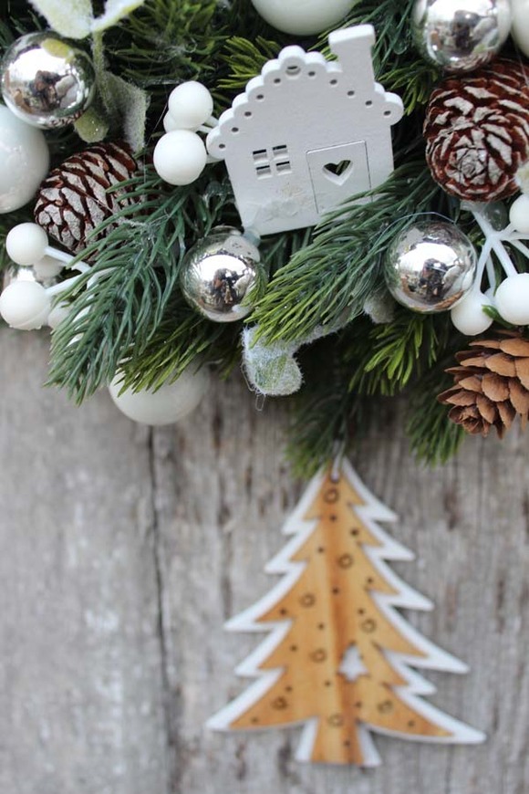 dekoracyjny świąteczny wianek / stroik Zimowa Kolekcja, wym.28cm