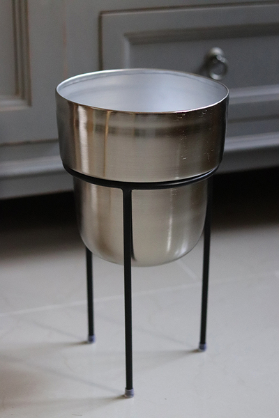 Silverro Pot, osłonka metalowa na stojaku, wym.34x19cm