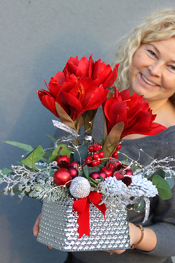 Amarylis Silver, świąteczny stroik z czerwonym amarylisem, wys.41cm  