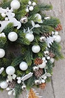 dekoracyjny świąteczny wianek / stroik Zimowa Kolekcja, wym.28cm
