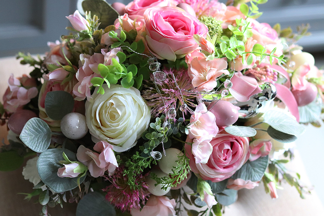 Monella, wiosenna kompozycja kwiatowa w lustrzanej donicy, wys. 30cm