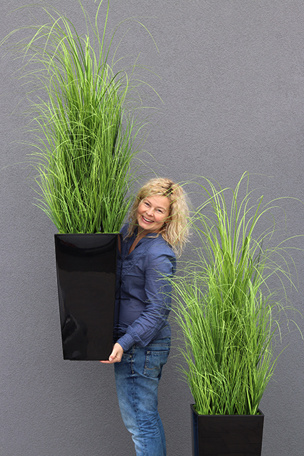 Belato, sztuczna trawa w czarnej donicy, wys.160cm