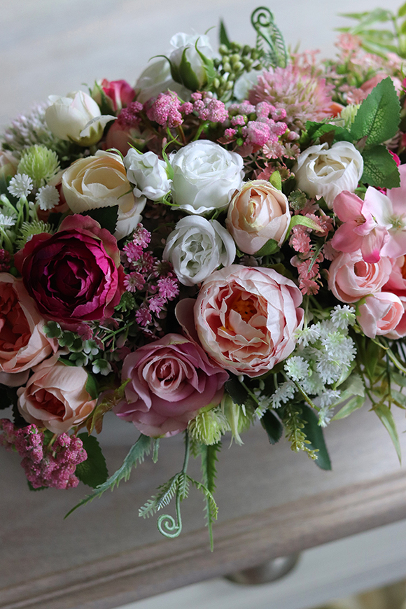 bardzo elegancka kompozycja kwiatowa Laos Kaskada, wym.24x70cm