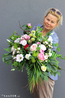 Edyta 2, bogata kompozycja nagrobna w misie, rozp.72cm 